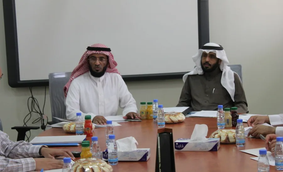 عمادة شؤون الطلاب تعقد الاجتماع الثاني لمنسقي الكليات للمؤتمر العلمي الرابع  - 