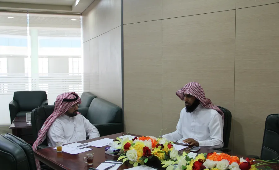عمادة خدمة المجتمع بالتعاون مع مركز سعداء للتنمية الأسرية يقدمان نادي سعداء لفتيات المجتمع -  