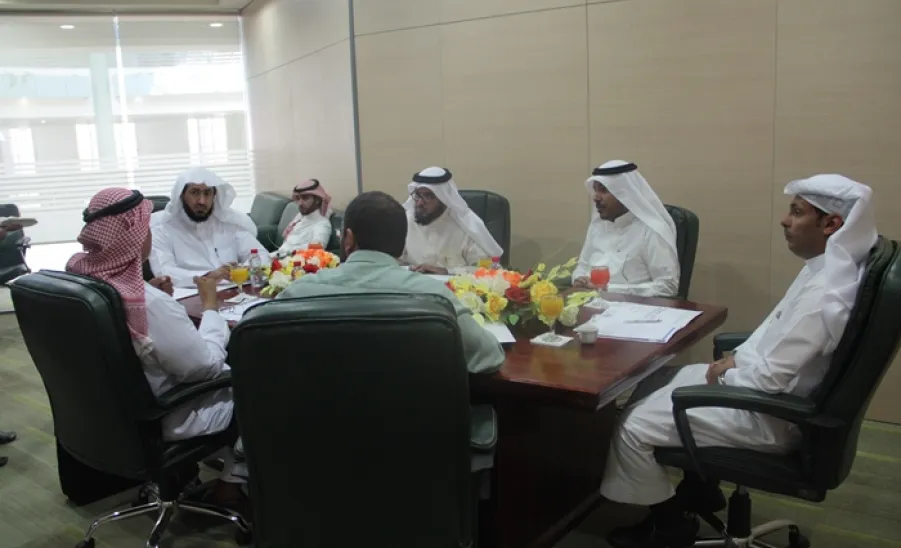  عمادة خدمة المجتمع والتعليم المستمر تعقد الاجتماع  التشاوري الثاني مع عمادة التعليم الإلكتروني والتعلم عن بعد. - 