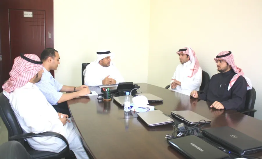 اجتماع تنسيقي للطلاب المخترعين في كلية الهندسة لمناقشة و لدعم أحدث الاختراعات - 