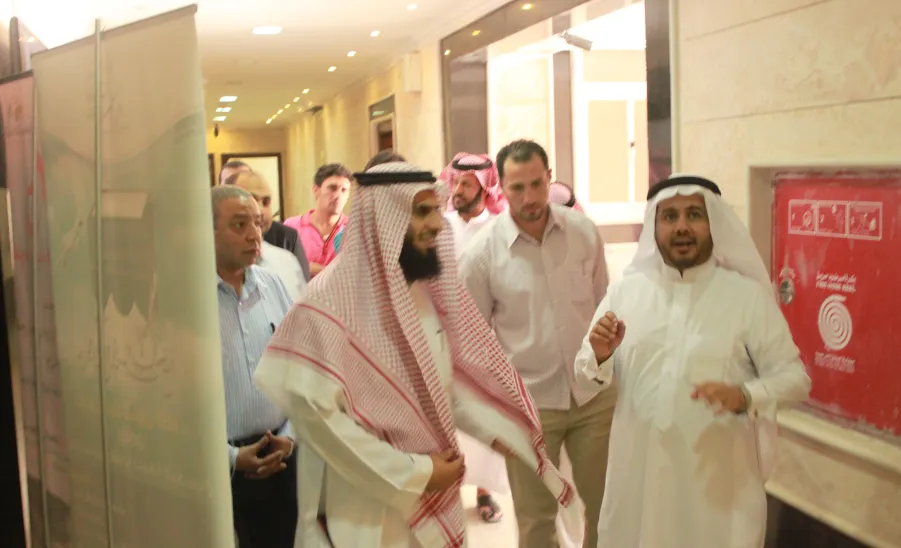 وكيل الجامعة للشؤون التعليمية يزور السنة التحضيرية في مقرها الجديد - 