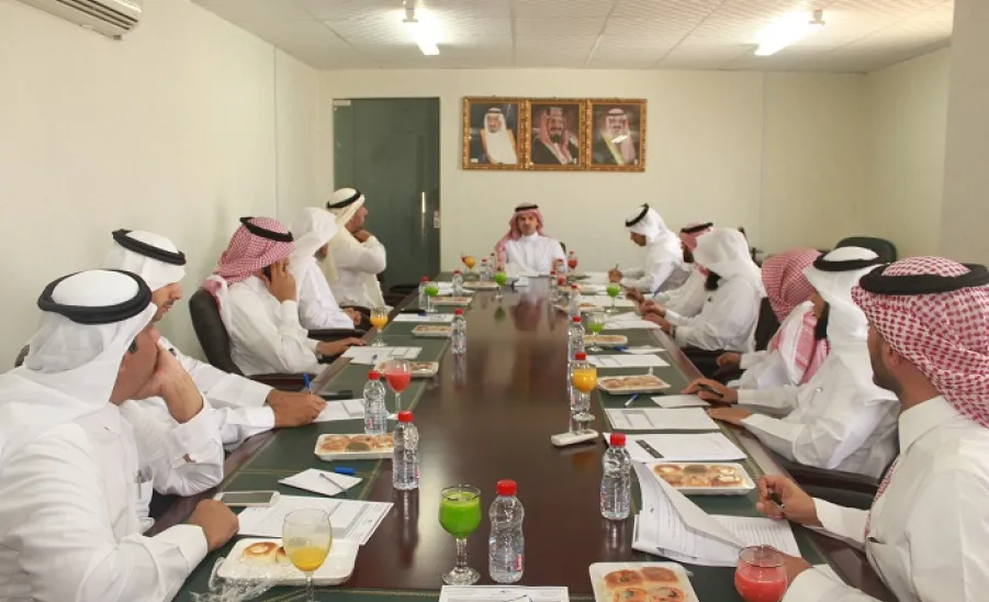 برئاسة وكيل الجامعة للدراسات العليا والبحث العلمي لجنة الدراسات العليا تعقد الاجتماع الأول - 
