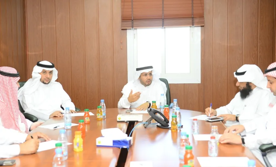 وكالة الجامعة للشؤون التعليمية تعقد اللقاء الأول بعمداء الكليات النظرية - 