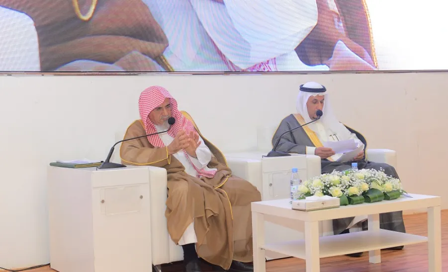 ألقى محاضرة بعنوان(الشباب وتطلعات المستقبل) : الجامعة تستضيف معالي الشيخ الدكتور صالح بن حميد - 