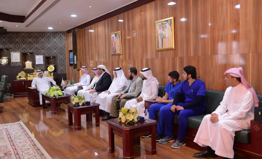 معالي مدير الجامعة يستقبل الفريق الفائز بالمركز الثاني بمعرض (ابتكر) - 