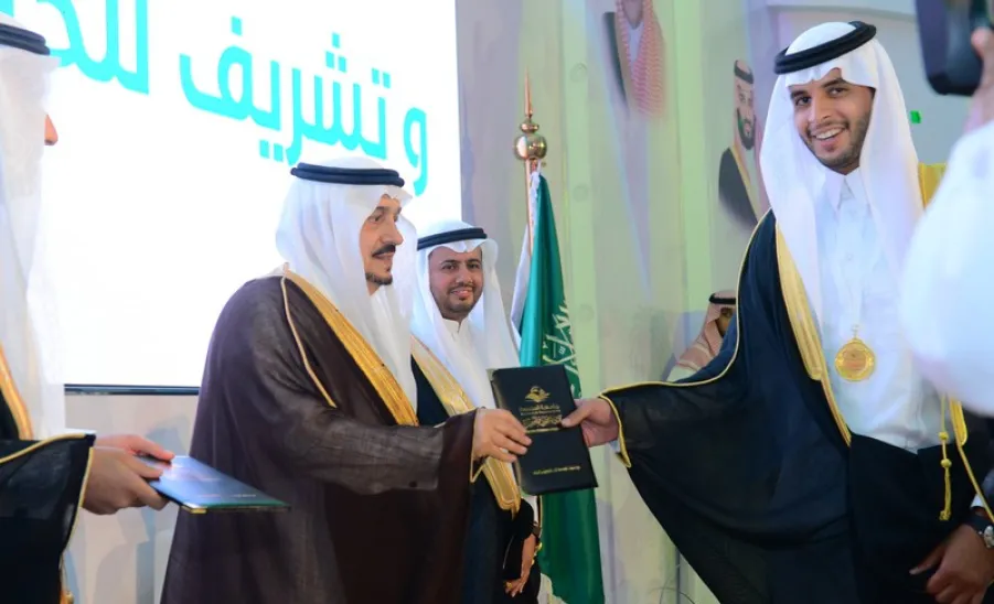 برعاية صاحب السمو الملكي الأمير فيصل بن بندر أمير منطقة الرياض: الجامعة تحتفي بتخريج الدفعة الثامنة من طلابها -  