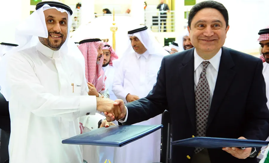 الجامعة توقع اتفاقيات تعاون مع معهد الدراسات الغربية بالولايات المتحدة الأمريكية -  