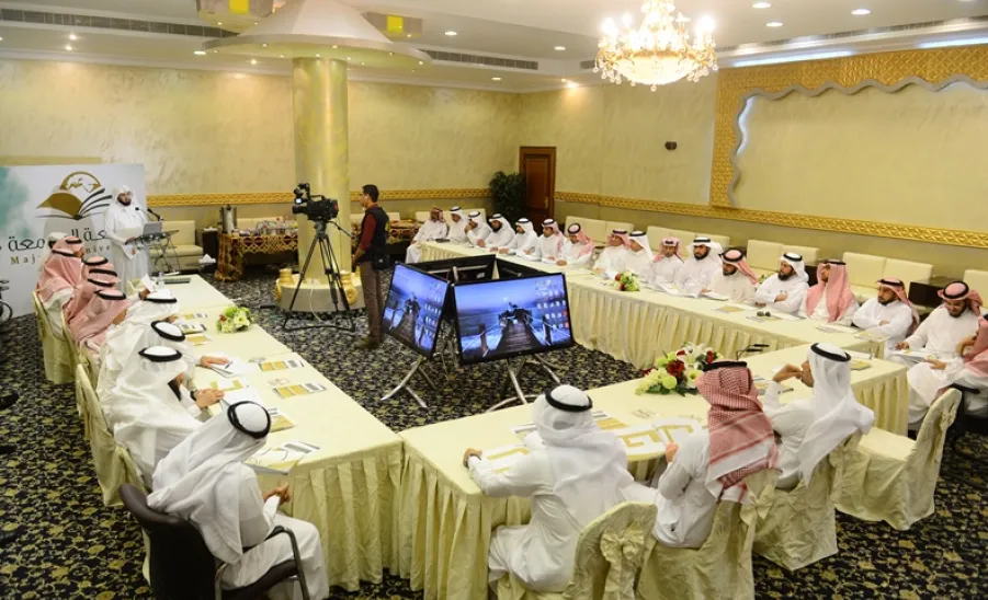 معالي مدير الجامعة يدشن خطة التنمية العاشرة للجامعة (1436 /1437هـ - 1440/1441هـ ) -  