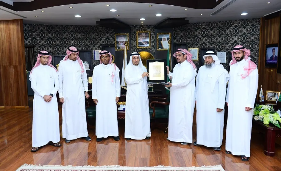   معالي مدير الجامعة يلتقي مدراء الإدارات بالإدارة العامة للمتابعة - 