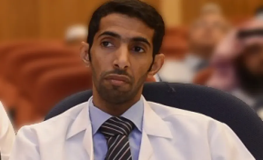 فريق طبي برئاسة استشاري المخ والأعصاب بالجامعة يتمكن من علاج حالة تخثر نادرة في الدماغ بالزلفي - 