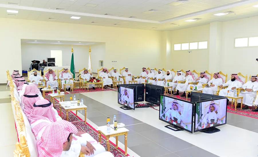 معالي مدير الجامعة يزور كلية العلوم والدراسات الإنسانية بالغاط ويترأس الاجتماع التشاوري - 