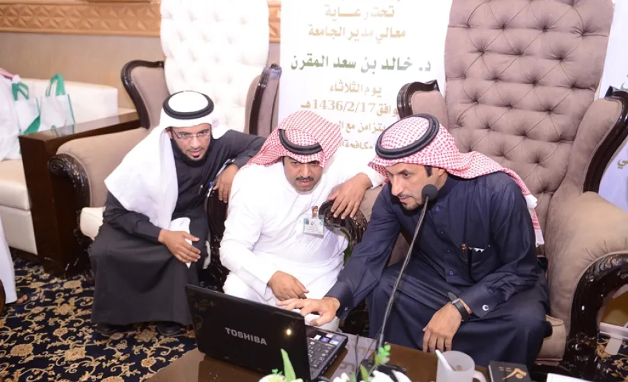 بمناسبة اليوم الدولي لمكافحة الفساد معالي مدير الجامعة يدشن نادي أصدقاء نزاهة الجامعي - 