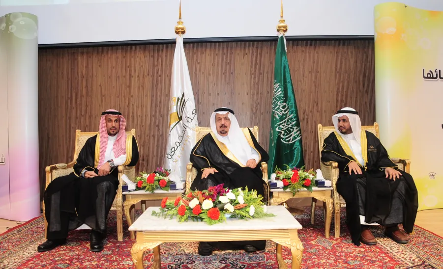 الجامعة تحتفل بتخريج الدفعة الرابعة من طلبتها -  