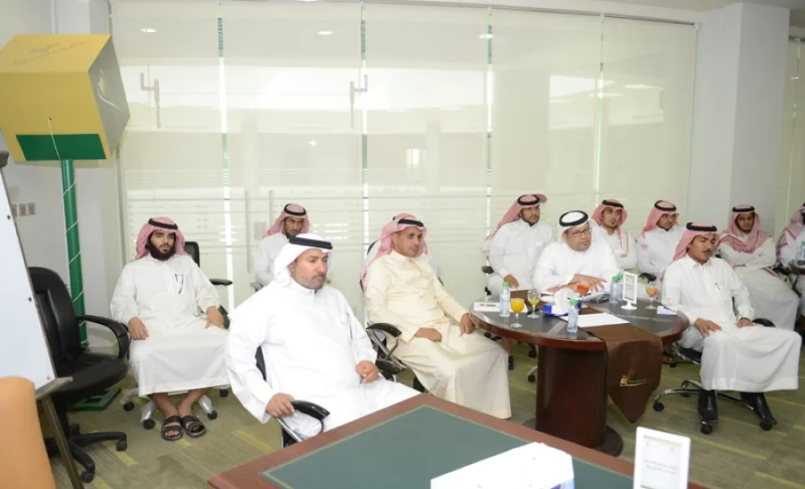 الجامعة تقيم ورشة عمل بعنوان " جودة الأداء الإداري والاعتماد المؤسسي " - 