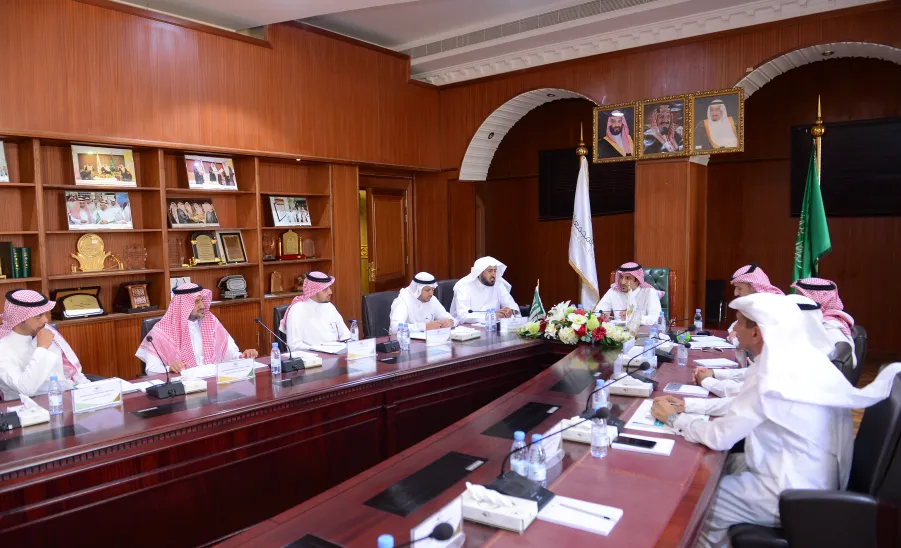برئاسة معالي مدير الجامعة : لجنة التعاملات الإلكترونية بالجامعة تعقد اجتماعها الأول لهذا العام - 