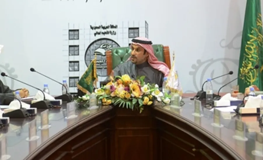 اللجنةُ العليا لمتابعة مشروعات الجامعة تعقد اجتماعها للاطلاع على عدد من التقارير في سير العمل  - 