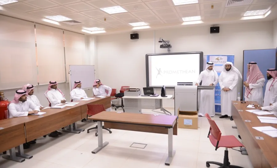الإدارة العامة للتخطيط والتطوير الإداري تبدأ في تنفيذ برامجها وتتلقى شكر معالي مدير الجامعة - 