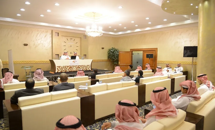 لجنة جائزة معالي مدير الجامعة للمواقع الفرعية ومواقع أعضاء هيئة التدريس والموظفين المتميزة تقيم ورشة عمل - 