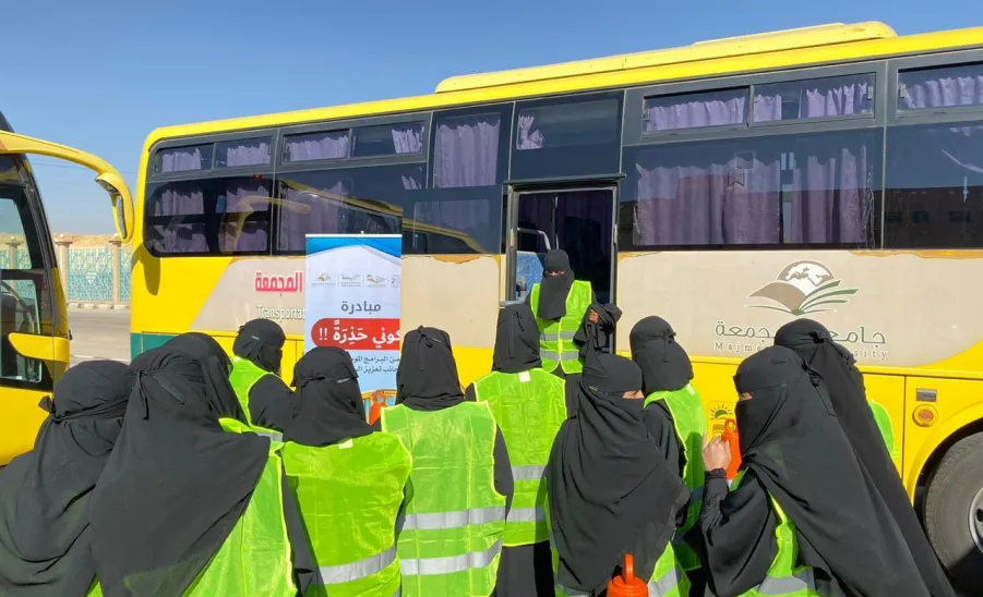 الجامعةُ تطلقُ مبادرةً بعنوان : ( كونوا حذرين ) لرفع مستوى السلامة داخل الحافلات وخارجها - 
