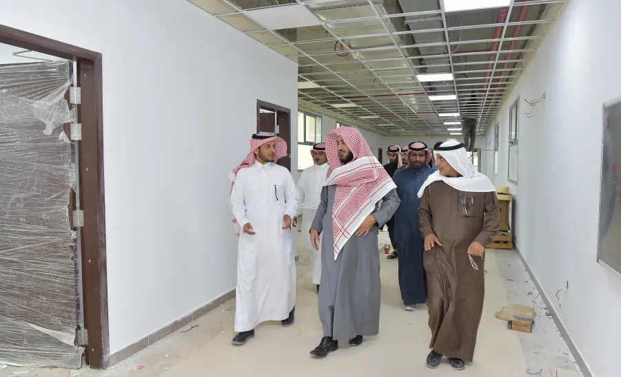 وكيل الجامعة يتفقد المراحل النهائية في مشروع كلية الهندسة بالمدينة الجامعية - 