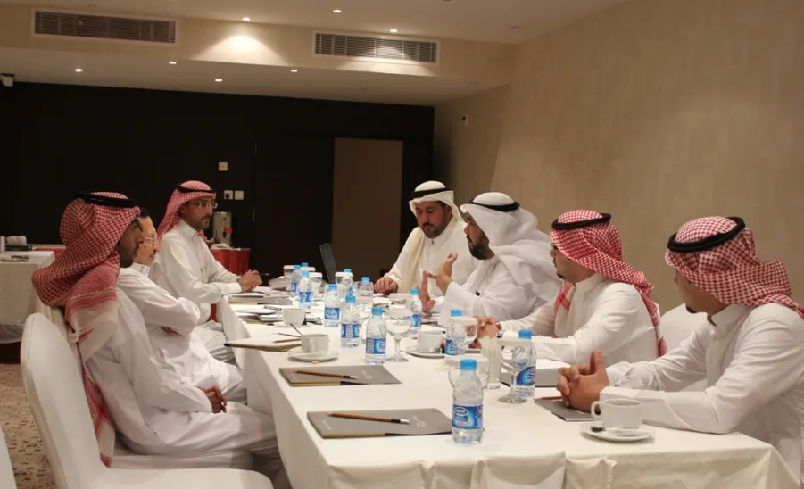 فريق العمل لكرسي الشيخ عبدالله التويجري للأبحاث التطبيقية لحالات الجلطة الدماغية بالجامعة يواصل عقد اجتماعاته -  