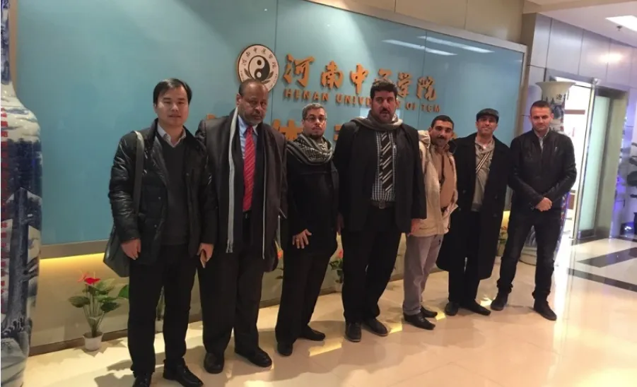 فريق اللجنة التأسيسية للمعرض الطبي الصحي بالجامعة يزور جمهورية الصين الشعبية لنقل الخبرات - 