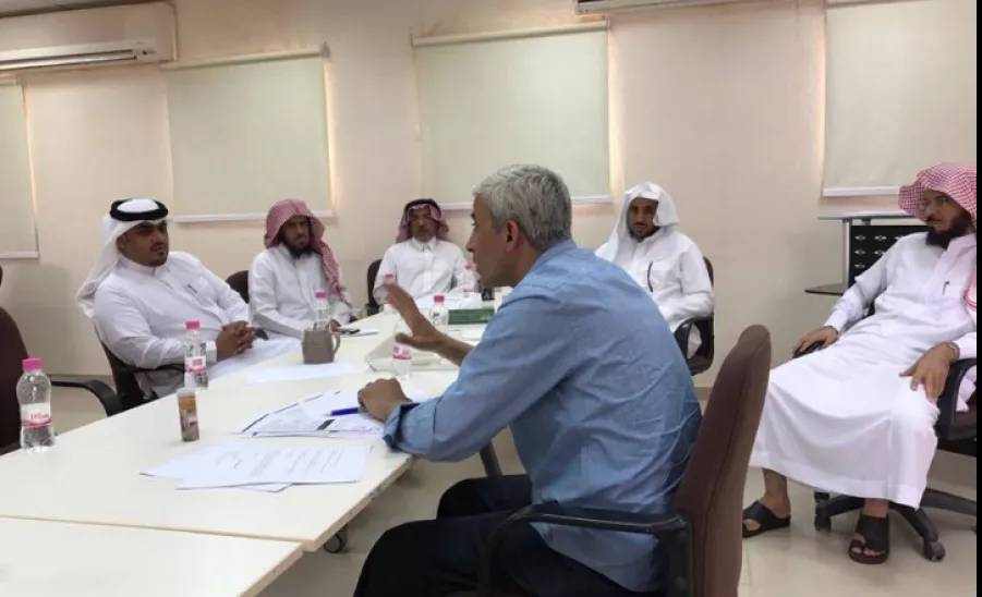كلية التربية بالمجمعة تقيم دورة تدريبية لمديري ورؤساء الأقسام بإدارة التربية والتعليم بمحافظة المجمعة - 