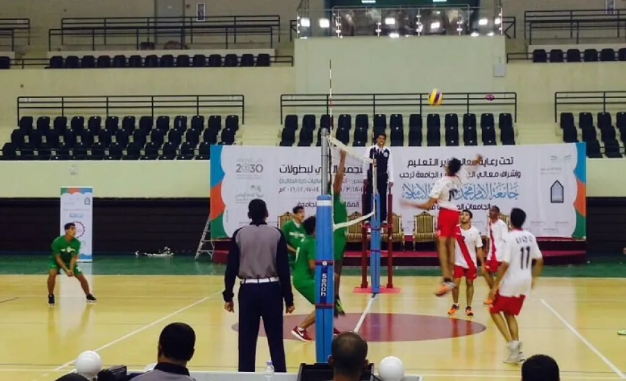 منتخب الجامعة لكرة الطائرة رابع الجامعات السعودية - 