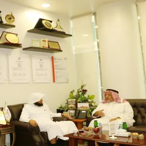 مدير عام المرافق والإسكان يلتقي عميد التربية والعلوم