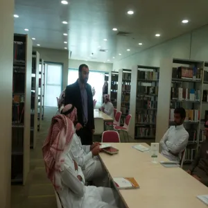 زيارة ميدانية لمكتبة الكلية  بعنوان " المكتبة بوابة التفوق "
