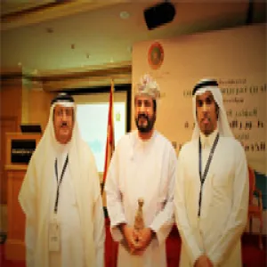 مشاركة الكلية في المؤتمر العربي الثاني للتطوير الإداري بدولة عمان
