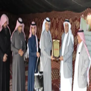 في لمسة وفاء وعرفان الكلية تكرم عميدها السابق