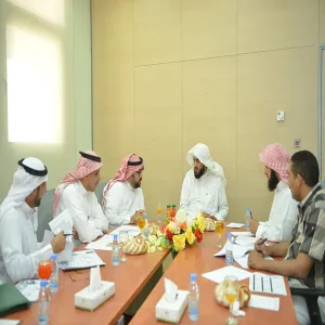 وكيل الجامعة يقوم بزيارة تفقدية لعمادة خدمة المجتمع