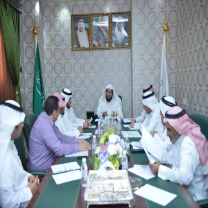 لجنة دراسة المشاريع وتحديد أولوياتها واحتياجات الجامعة تعقد اجتماعها الثالث عشر