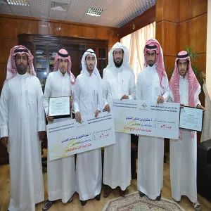 بمناسبة تحقيق الوكالة وعمادة التعليم الإلكتروني لعددٍ من الجوائز وكيل الجامعة يلتقي مسؤولي البوابات الإلكترونية للوكالة والعمادة
