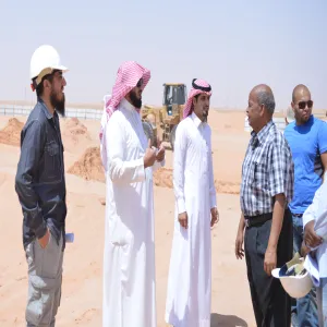 معالي مدير الجامعة يناقش مع وكيل الجامعة مستجدات العمل في مشروع مبنى كلية العلوم والدراسات الإنسانية برماح