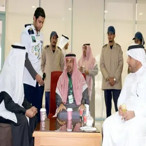 معالي مدير الجامعة يتفقد الخدمات الغذائية التي تقدمها عمادة شؤون الطلاب