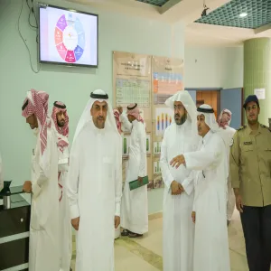 وكيل الجامعة يتفقد سير أعمال المسابقة الوظيفية الإدارية