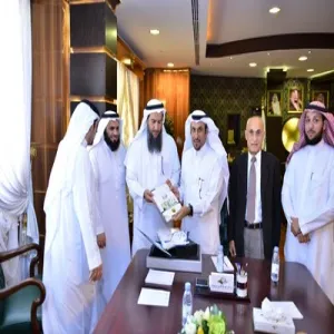 معالي مدير الجامعة يطلع على النسخة النهائية من الدراسة الذاتية لقسم تقنية الأجهزة الطبية المقدم لهيئة الاعتماد الأكاديمي الأمريكية للهندسة والتكنولوجيا ( ABET )