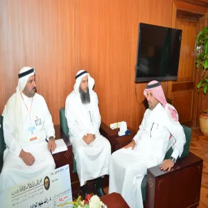 .معالي مدير الجامعة، يستقبل عميد كلية العلوم الطبية التطبيقية و فريق اختراع (جهاز قياس نسبة الهيموجلوبين بالدم دون سحب عينة)