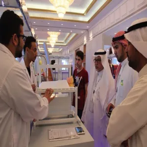 مدير مركز الابتكار والافكار الطلابية المتميزة  يزور جناح الجامعة  المشارك في المؤتمر العلمي الخامس