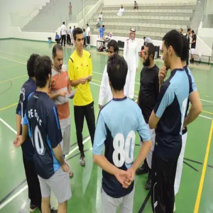 انطلاق بطولة سداسيات كرة القدم لمنسوبي الجامعة على كأس وكيل الجامعة للشؤون التعليمية