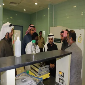 وكيل الجامعة للشؤون التعليمية يزور كلية العلوم بالزلفي