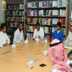 موعد مع الحياة تحت طاولة نادي القراءة في جلستها الثانية