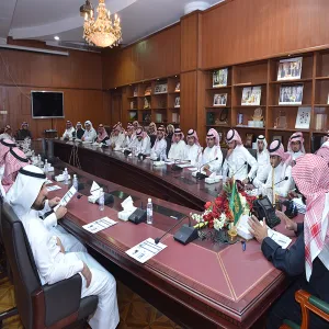 وكالة الجامعة تعقد اجتماعاً بمنسوبيها ومنسوبي عمادة التعليم الإلكتروني والتعلم عن بعد