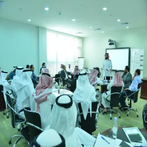 عمادة التعليم الإلكتروني والتعلم عن بعد تقيم دورة تعريفية عن النسخة الجديدة لنظام المجالس واللجان
