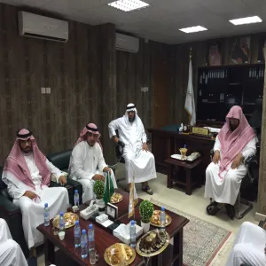 زيارة وفد من عمادة الدراسات العليا إلى كلية العلوم والدراسات الإنسانية برماح