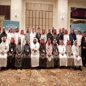 الجامعة تشارك في رسم سياسة الموارد التعليمية المفتوحة