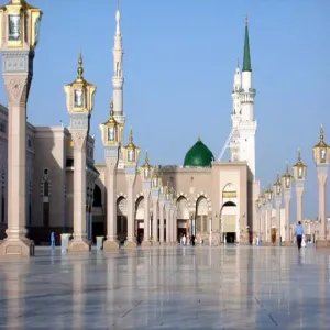 عمادة شؤون الطلاب تنطلق بطلاب الجامعة إلى المدينة المنورة