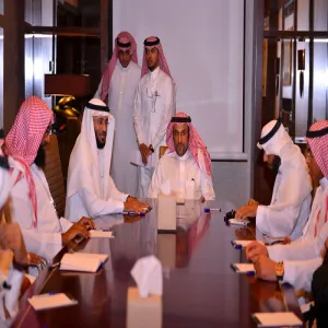 معالي مدير الجامعة يلتقي بالطلاب المشاركين في المؤتمر العلمي الرابع في مكة المكرمة